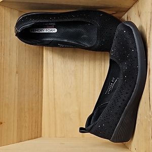 SKECHERS Womens Arya Gleam It Up Shoes